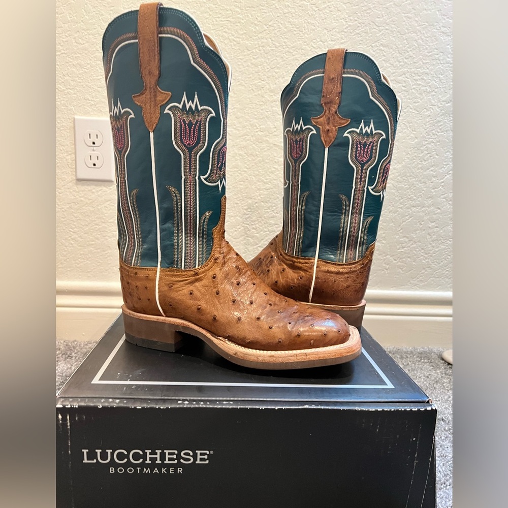 Lucchese Woman Ostrich boots size 9